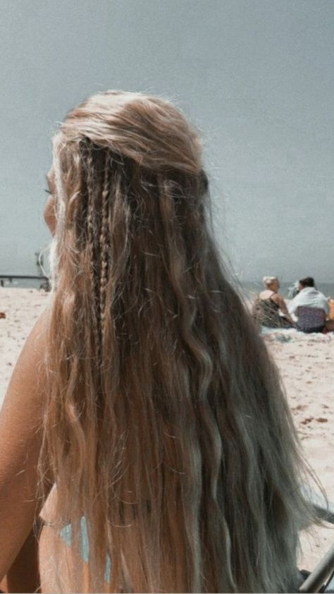 Costal Granddaughter Hairstyles, Braids Boho Hairstyles, Summer Wavy Hair, Quick Summer Hairstyles, Pool Day Hairstyles, Beach Day Hairstyles, Beach Hair Color, Wavy Hair Beach, Hairstyles For The Beach