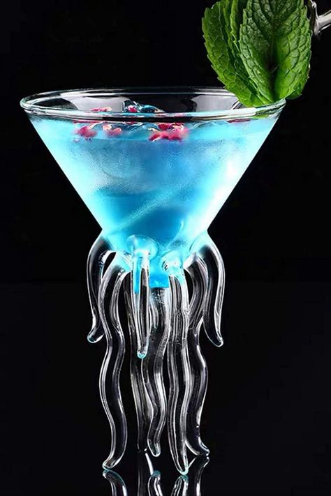 Octopus-Shaped Cocktail Glasses Bar Glasses Storage, Black Cupid, Aesthetic Glasses, Aliexpress Finds, Drink Garnishing, Nightclub Design, Unique Drink, Colorful Cocktails, Unique Cocktails