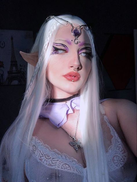 Gothic Elf Makeup, Black Elf Cosplay, Evil Elf Makeup, Elf Cosplay Makeup, Dark Elf Costume, Dark Elf Cosplay, Elves Cosplay, Dark Elf Makeup, Elves Costume