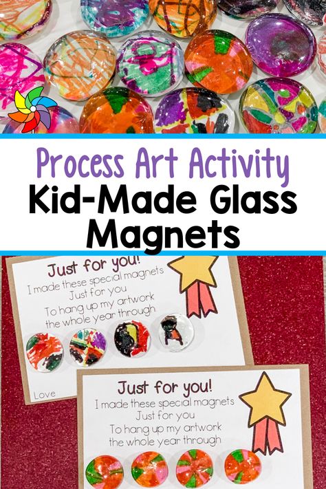 Preschool teachers are always looking for the perfect kid-made gifts. These are the perfect keepsake present at holiday time, for Valentine’s Day, for Mother’s Day and Father’s Day. This perfect gift has to be cute, meaningful, and easy enough for a classroom of young children to make. These kid-made glass magnets are the perfect option for any time of year! Parent Gift From Toddler, Preschool Presents For Parents, Preschool Moms Day Gifts, Mother’s Day Preschool Keepsake, Family Day Gifts From Kids, Holiday Gifts Preschoolers Can Make, Holiday Gift From Kids To Parents, Christmas Parents Gifts From Kids, Preschool Parent Gift Ideas