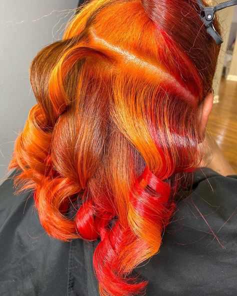 @abangaaa on Instagram: “Let’s call this one “SUNRISE”☀️ _______________________________________________________ #glammedbygelle #BRsilkpress #lavishhairgallery…” Hair Dye Ombre, Afro Hair Dye, Hair Stripes, Ombre Hair Color Ideas, Natural Hair Diy, Bold Hair Color, Cute Hair Colors, Creative Hair Color, Haute Hair