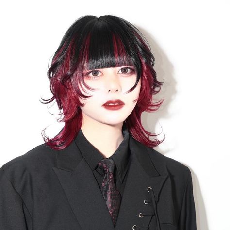 Black Hair Japanese, Black Red Hair, Hair Colour Design, Mint Hair, Hair Color Streaks, Hairstyles For Layered Hair, Hair Arrange, Hair Color And Cut, Hair Dye Colors