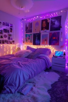 Bedroom Inspo On A Budget, Bedroom Ideas With Queen Size Bed, Cool Led Room, Cheap Room Decor Ideas Diy, Bedroom Inspirations Purple, Purple Room Decor Ideas Bedrooms, Bedroom Ideas Big Room, Purple Aesthetic Bedroom Ideas, Bed On Floor Ideas