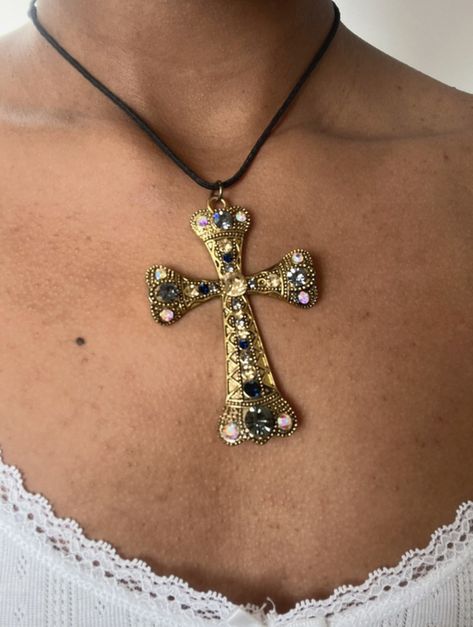 Cross Necklace Chunky, Cross Necklace Aesthetic, Chunky Cross Necklace, Three Necklaces, 2 Chainz, Jewelry Accessories Ideas, Classy Jewelry, Jewelry Lookbook, Funky Jewelry