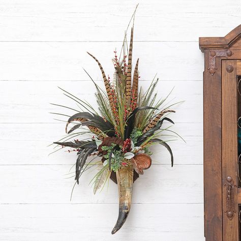 Gus Horn Wall Sconce Cow Horns Decor, Southwest Boho Decor, Horn Ideas, Southwest Interior Design, Bedding Western, Western Lodge, Rustic Flower Arrangements, Western Wreaths, Horns Decor