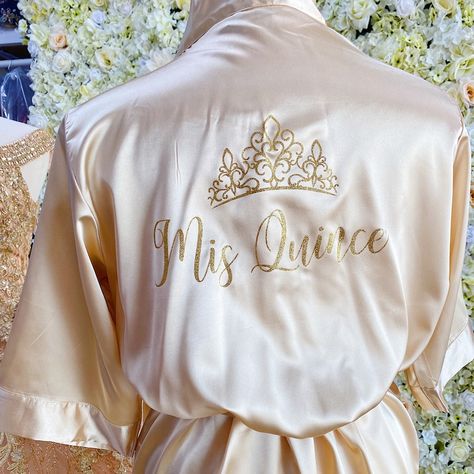 Ariana Grande Young, Baile Sorpresa Outfits Quinceanera, Champagne Quinceanera Theme, Moonlight By Ariana Grande, Quince Surprise Dance Outfits, Chambelan Outfits, Chambelanes Outfits Quinceanera, Quince Theme Ideas, Pink Quince Theme