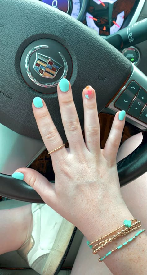 Cute Beachy Nail Designs, Beach Vacation Nail Ideas Short, Cute Florida Nails, Nails For Volleyball Players, Nails For Florida Vacation, Olivia Nails, Volleyball Nails, Beach Nail Ideas, Beachy Nail Designs