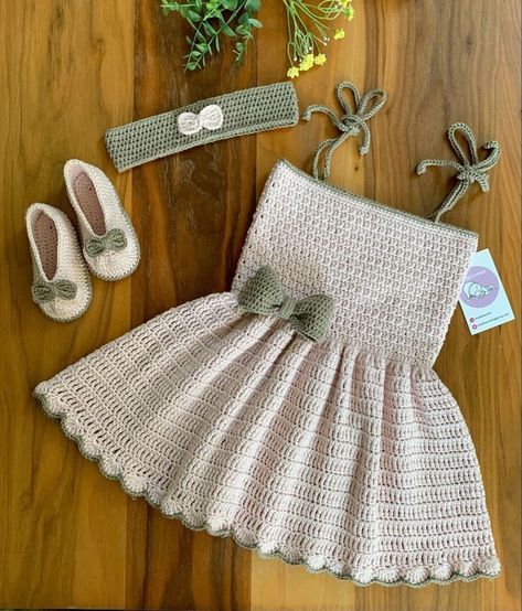 how to crochet easy baby frock/dress for 3/4 year #Crochet Vestidos Bebe Crochet, Crochet Toddler Dress, Crochet Baby Costumes, Crochet Summer Dresses, Baby Dress Pattern, Crochet Baby Dress Pattern, Baby Frock Pattern, Crochet Toddler