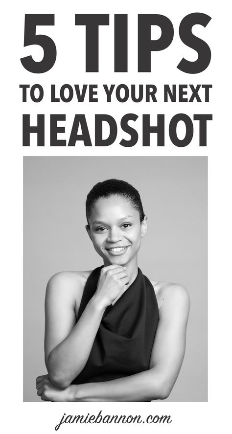 Head Short Poses, Women’s Headshot Outfit, Linkedin Headshot Ideas, Perfect Headshots Tips, Trendy Headshots For Women, Monochromatic Headshots, How To Pose For Headshots Women, Professional Work Portraits, Corporate Photoshoot Women Pose