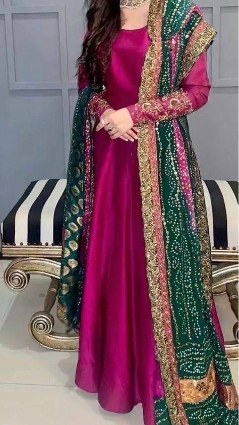 Khaddar Suit Designs, Shaadi Outfits Desi Wedding, Mayoun Outfit, Fancy Pakistani Dresses, Pakistani Gowns, Pakistani Mehndi Dress, Trending Summer Nails, Desi Fits, Shadi Dresses