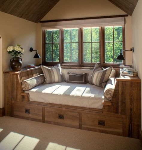 40 most beautiful reading nooks Bedroom Window Seat, Små Rum Lidt Plads, Rustic Bedroom Furniture, Cozy Reading Corners, Rustic Window, Diy Casa, Creation Deco, Cozy Reading Nook, Rustic Living Room