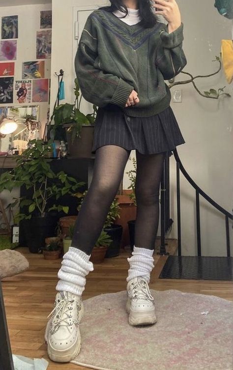 Clothing Drawings, Goth Chic, Water Nymph, Mode Kawaii, Mode Grunge, 일본 패션, College Fits, Alt Outfits, Style Goals