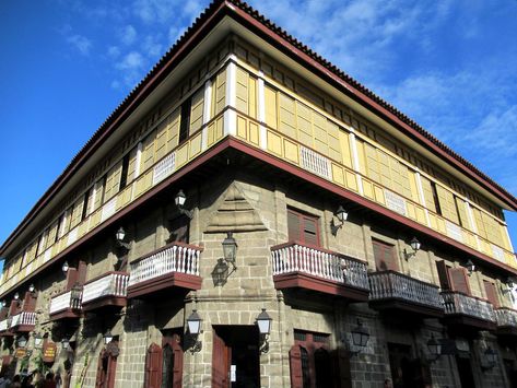 Casa Manila, a restored 1850s building in the Intramuros quarter of Manila, the Philippines, contains a fine collection of colonial furniture. Casa Manila Intramuros, Casa Manila, Colonial Furniture, Filipino Culture, Architecture Presentation, The Philippines, Manila, Philippines, Presentation