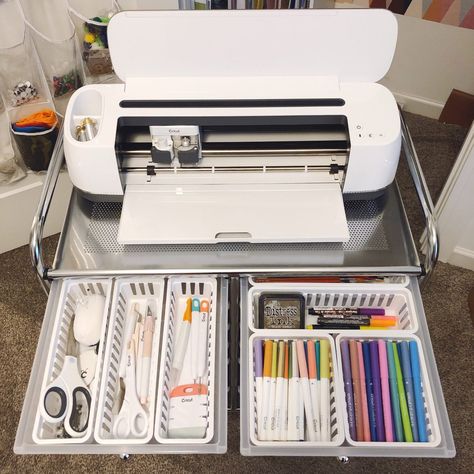 7 Ways To Store Cricut Pens And Markers - Organized-ish Cricut Pens, Cricut Storage, Decluttering Challenge, Pens And Markers, Craft Cart, Cricut Supplies, Cricut Explore Projects, Idee Cricut, Dream Craft Room