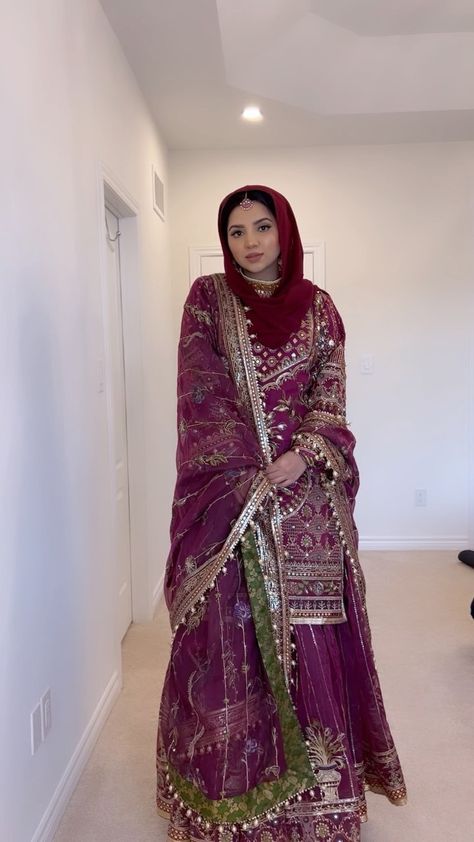 Dupatta On Head Style Pakistani, Wedding Hijab Styles Pakistani, Dupatta On Head Style, Desi Hijabi Outfits, Dupatta On Head, Desi Hijabi, Eid Photoshoot, Designer Dresses Couture, Dress Design Pakistani