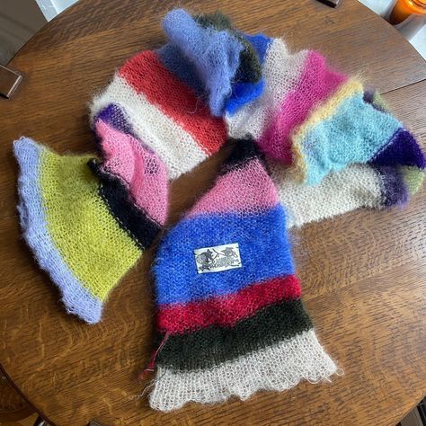 Mohair Knit Scarf, Mohair Crochet Scarf, Crochet Mohair Scarf, Crochet Scarf Aesthetic, Mohair Inspiration, Mohair Projects, Mohair Accessories, Scrap Yarn Scarf, Mohair Gloves