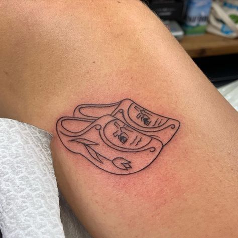 Claudia Fedorovici on Instagram: “Dutch klompen 😁 . . #dutch #klompen #amsterdamtattoo #tattoo #smalltattoo #lineworktattoo #finelinetattoo #girlswithtattoos…” Dutch Tattoo, Grandma Tattoos, Amsterdam Tattoo, Tattoo Graphic, Line Work Tattoo, Fine Line Tattoos, Line Tattoos, Meaningful Tattoos, Minimalist Tattoo