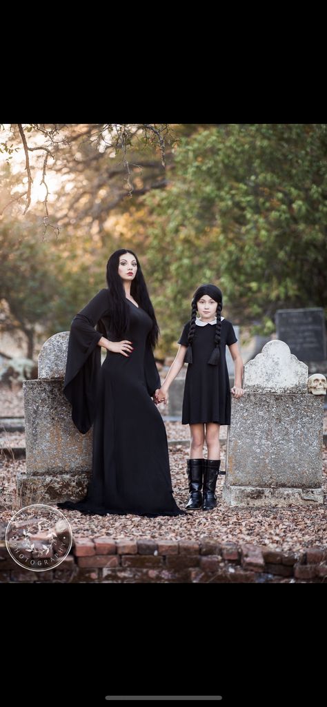 Morticia And Wednesday Addams themed photoshoot Morticia And Wednesday Photoshoot, Addams Family Inspired Photo Shoot, Wednesday Adams Photoshoot Ideas, Wednesday Theme Photoshoot, Addams Family Photoshoot Ideas, Adams Family Photoshoot Ideas, Morticia Addams Photoshoot, Wednesday And Morticia Costume, Hearse Photoshoot