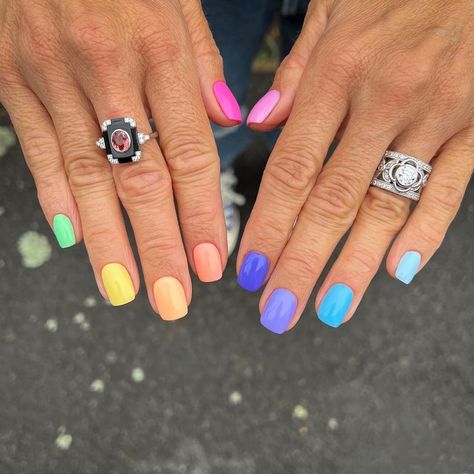 Rainbow Nails Dip Powder, Multi Nails Color Ideas, Gel Nails Ideas Short Multicolor, Rainbow Colors Nails, 10 Different Color Nails, 5 Color Manicure, Pastel Rainbow Nails Short, Every Nail A Different Color, Rainbow Manicure Ideas