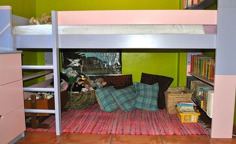 Reading Nook Under Bed, Reading Nook Under Loft Bed, Kind Bed, Reading Loft, Bee Room, Reading Nook Kids, Bed Nook, Reading Space, Perfect Bed