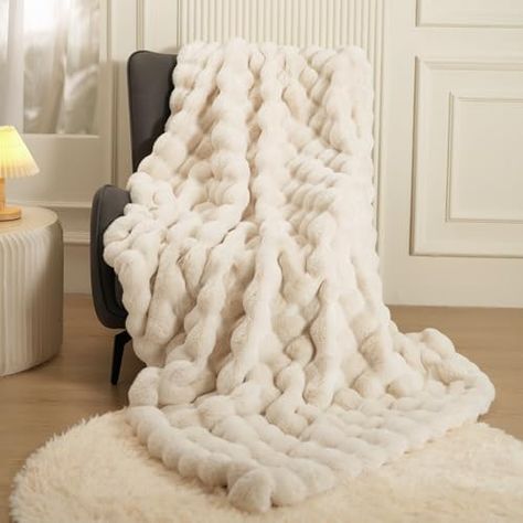 Blanket Fluffy Aesthetic, Cute Fuzzy Blankets, Fluffy Blankets Aesthetic, Bed Sofa Living Room, Bubble Blanket, 23 Birthday, Living Room Blanket, Plush Rabbit, Thick Blanket