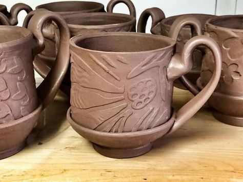 Pottery Lids, Handbuilt Mugs, Clay Handles, Decorated Ceramics, Altered Pottery, Pottery Handles, Ceramic Handles, Pottery Tips, Contemporary Pottery