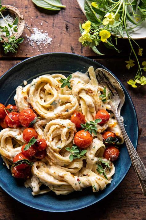 Brown Butter Cherry Tomato Fettuccine Alfredo | halfbakedharvest.com Tomato Alfredo Sauce, Alfredo Recipes, Cozy Food, Summer Pasta Recipes, Half Baked Harvest Recipes, Send Noods, Cherry Tomato Pasta, Fettuccine Pasta, Alfredo Sauce Recipe