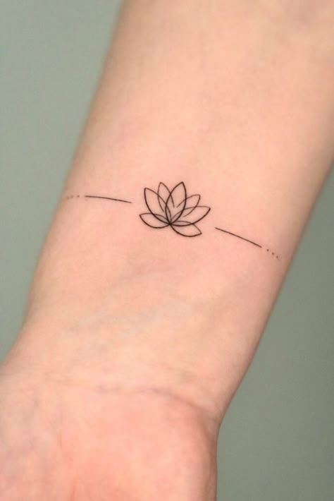 small tattoos for women Tato Grunge, Tato Geisha, Dr Tattoo, Small Lotus Tattoo, Small Tattoos For Women, Cute Simple Tattoos, Simple Tattoos For Women, Lotus Tattoo Design, Kutek Disney