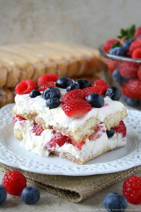 Tiramisu Wedding Cake, Berry Tiramisu, Jello Desserts, Berry Dessert, Peach Desserts, Tiramisu Recipe, Dessert Options, Piece Of Cake, Great Desserts