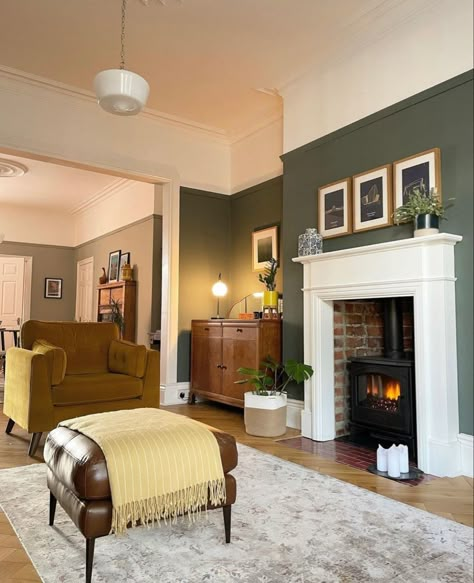 Modern Green Living Room, 1930s Living Room, Salon Art Deco, Log Burner Living Room, Dark Green Living Room, House Interior Kitchen, Green Living Room Decor, Long Living Room, Snug Room