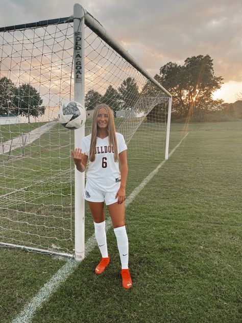 Soccer Banner Poses, Soccer Senior Banner Poses, Soccer Picture Ideas, Soccer Photoshoot Ideas, Soccer Poses For Pictures, Soccer Media Day Poses, Soccer Photoshoot, Soccer Photography Poses, Cute Soccer Pictures