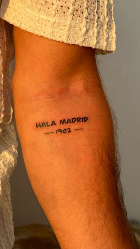 Real Madrid tattoo Real Madrid Tattoo, Tattoo Real, Madrid Tattoo, Palm Tree Tattoo, Hand Tattoos For Guys, Memorial Tattoos, Hand Tattoos, Real Madrid, Tattoos For Guys