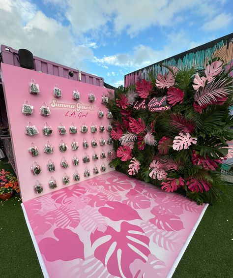 Cool Event Ideas From June 2024 | BizBash Sunset Event Decor, Event Inspiration Creative, Event Styling Ideas, Cool Event Ideas, Festival Event Ideas, Event Activation Ideas, Beauty Event Ideas, Pop Up Event Ideas, Stand Decoration Ideas