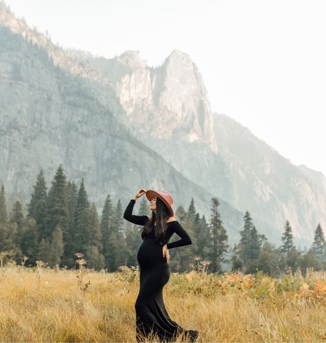 Long Hair Maternity Photos, Maternity Photoshoot Mountains, Yosemite Maternity Photos, Maternity Photography Black Dress, Black Maternity Pictures, Desert Maternity Photos, Maternity Shoot Dresses, Cute Pregnancy Pictures, Pregnancy Pictures