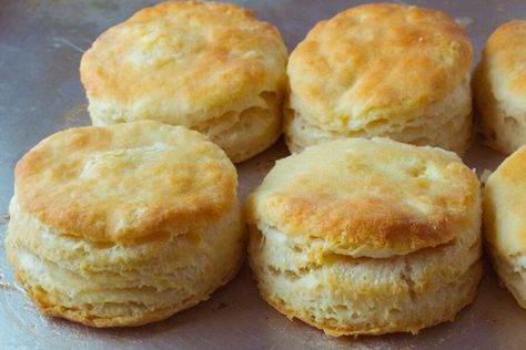 These buttermilk biscuits are flaky on the outside and light and fluffy on the inside- which equals perfection in my book. My grandma's flaky buttermilk biscuits makes the perfect side to any meal. Flaky Biscuit Recipe, Flaky Buttermilk Biscuits, Best Buttermilk Biscuits, Easy Biscuit, Baking Powder Biscuits, Buttermilk Biscuits Recipe, Fluffy Biscuits, Flaky Biscuits, Biscuit Bread