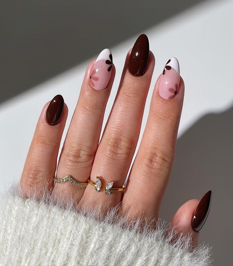 Neutral fall flowers🥹🤎🍂 swipe left for tutorial👀 Using @dndgel.europe gel polish in • Have Mercy • Coffee Bean • French Tips • Walnut Brown *code ‘SIMLY’ to save 20% at @dndgel.europe website✨ rings @bohomoon - code ‘simly10’ to save 10% *affiliate ____ #nailart #fallnails #brownnails #nailsofinstagram #cutenails #almondnails #prettynails #naildesign #nailideas #autumnnails #naillove Chic Thanksgiving Nails, Gel Manicure Designs Fall, Brown Frenchies Nail, Fall Almond Nails Ideas French Tip, Fall Coffee Nails, Mail Designs Fall, Brown Nail Ideas Chocolate, Thanksgiving Nails 2024, Brown French Tips Nails