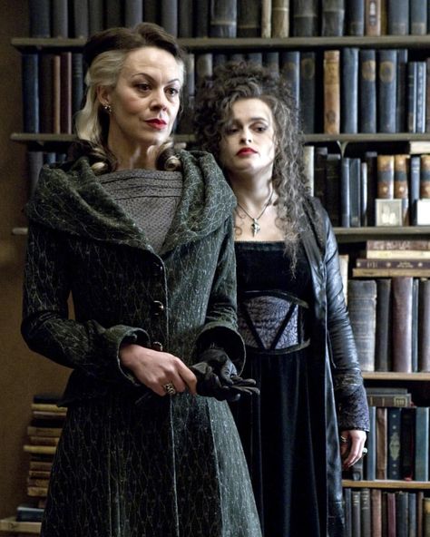 Narcisa Malfoy & Bellatrix Lestrange Darkest Before The Dawn, Narcissa Malfoy, Malfoy Family, Before The Dawn, Black Sisters, Harry Potter Artwork, Bellatrix Lestrange, Potter Facts, Fred Weasley