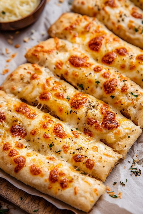 Garlic Cheese Bread With Pizza Dough, Homemade Garlic Cheese Breadsticks, Italian Bread Sticks Recipe, Garlic Bread Dough Recipe, Dominos Cheesy Bread Copycat, Garlic Sticks Recipe, Homemade Cheesy Breadsticks, Cheesy Pizza Bread, Cheesy Breadsticks Pizza Dough