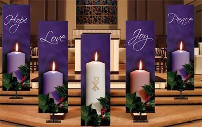 Advent Church Decorations, Advent Wreath Candles, Christmas Flower Decorations, Advent Decorations, Church Christmas Decorations, Christmas Advent Wreath, Christmas Decorations Centerpiece, Church Altar Decorations, Christmas Service