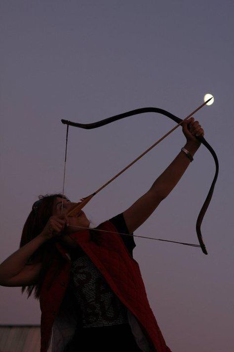 moon and archer                                                                                                                                                                                 Mais Horizon Zero Dawn Aesthetic, Artemis Aesthetic, Dawn Aesthetic, Archery Aesthetic, Hunter Of Artemis, Life Vibes, Greek Gods And Goddesses, Kate Bishop, An Arrow