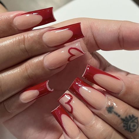 Acrylic Nails With Love Heart, Nails Design With Hearts, Feature Nail Designs, Gel Nail Designs Birthday, Nail Ideas Red Design, Nails Pattern Ideas, Bold Nail Ideas, Valentine S Day Nail, Nails With One Color