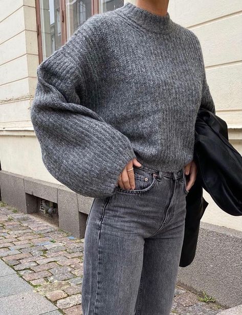 Winter Outfit Skirt, Sweatpants Aesthetic, Outfit Sweatpants, Grey Jeans Outfit, Grey Sweater Outfit, Looks Jeans, Mode Inspo, Outfit Inspo Fall, Basic Outfits