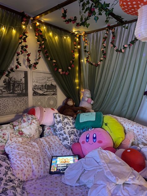 Comfy Messy Bed, Aesthetic Bed With Plushies, Bed With A Lot Of Stuffed Animals, Big Comfy Bed With Lots Of Pillows, Cute Bed With Plushies, Room Full Of Plushies, Beds With Plushies, Plushie On Bed, Plushes On Bed