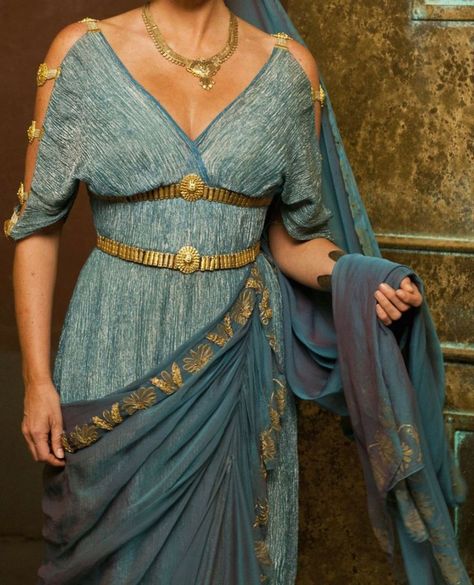 Ancient Greek Clothing, Roman Clothes, Roman Dress, Greek Dress, Fantasy Dresses, Roman Fashion, Greek Clothing, Greek Fashion, Fantasy Dress