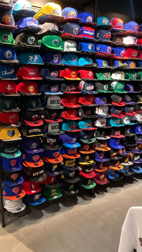 #nba #views #hat Fitted Hat Outfit, Hat Aesthetic, Nba Hats, Outfits With Hats, Hat Shop, Fitted Hats, Energy Drink Can, Beverage Can, Nba