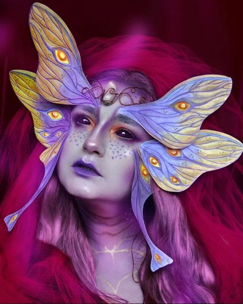 Lunar Moth Makeup, Fairy Wing Makeup, Moth Makeup Halloween, Moth Makeup, Faun Makeup, Futuristic Makeup, Butterfly Makeup, Creepy Halloween Makeup, Astrology Aries