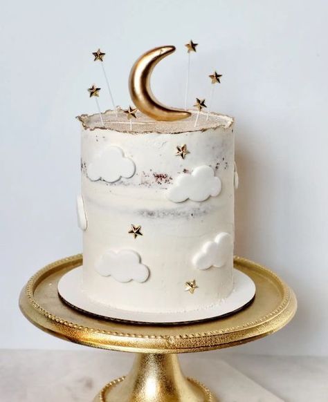 Over The Moon Cake Ideas, Cloud Cake Ideas, Cloud Baby Shower Cake, Over The Moon Cake, Rory's Birthday, Moon Baby Shower Cake, Torte Baby, Twinkle Twinkle Little Star Cake, Unique Baby Shower Cakes