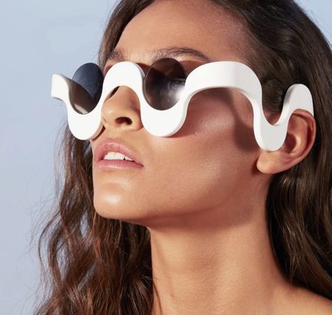 High Fashion Glasses, Eye Glasses Design, Bubble Sunglasses, Weird Sunglasses, Weird Glasses, Crazy Glasses, Creative Sunglasses, Unique Glasses Frames, Glasses Design