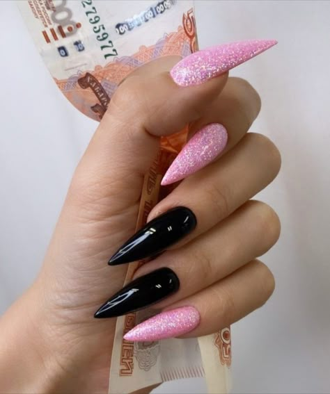 Pink And Black Nails Valentines, Black An Pink Nail Designs, Acrylic Nails Ideas Black And Pink, Black Red Pink Nails, Nails With Black And Pink, Pink Snd Black Nail Designs, Black Nails Pink Accent, Nail Design Pink And Black, Black And Nails Pink