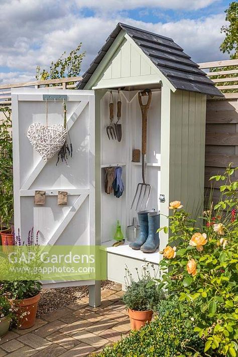 Small Gardening Shed, Mini Tool Shed, Garden Tool Shed Ideas, Mini Shed Ideas, Garden Garage Ideas, Diy Garden Storage Shed, Tiny Garden Shed, Mini Garden Shed, Garden Shed Storage Ideas